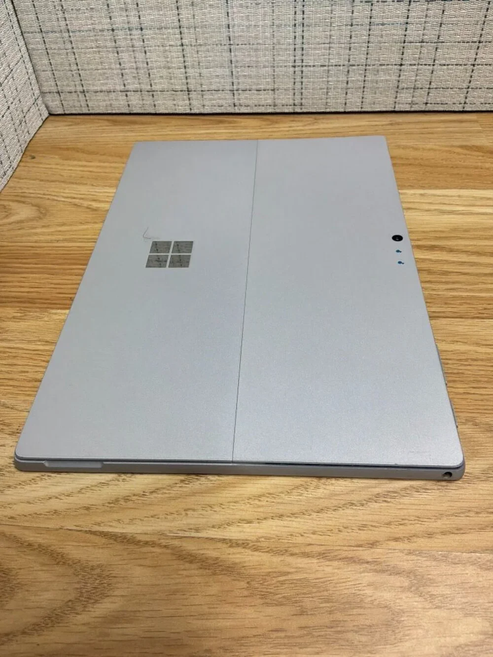 Microsoft Surface Pro 5 i5-7300U 8GB RAM 128GB SSD 12.3